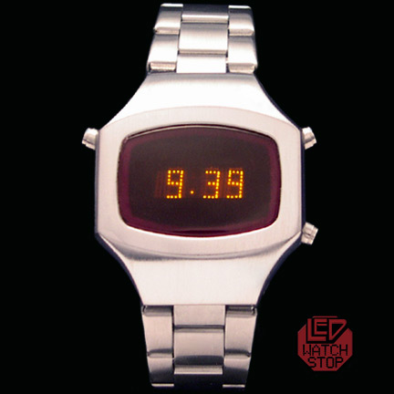 Dot MATRIX  Retro LED Watch - Yellow display